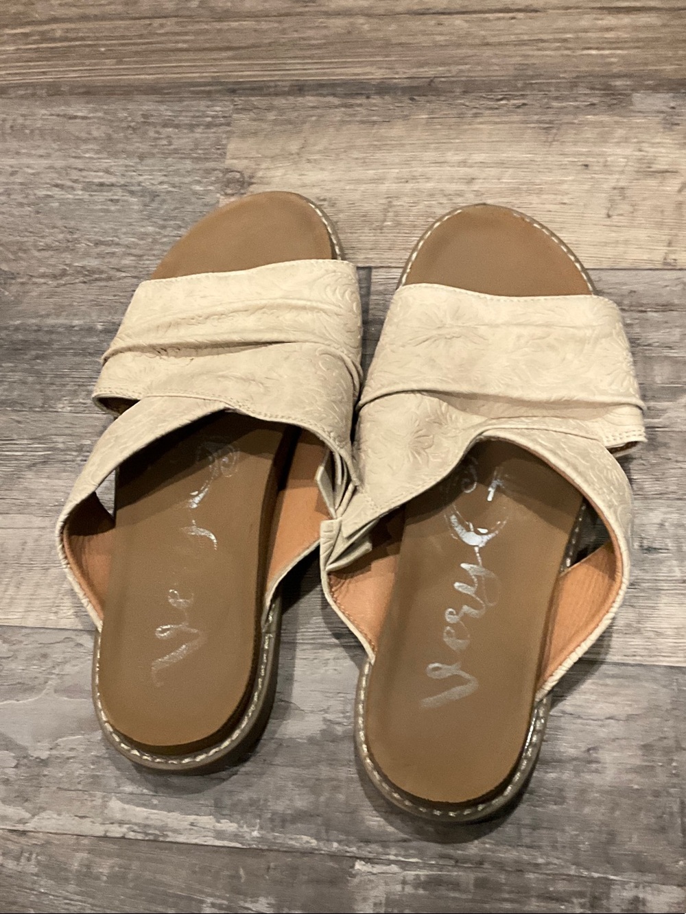 Very G Women's Twisted Slide Sandals - Beige